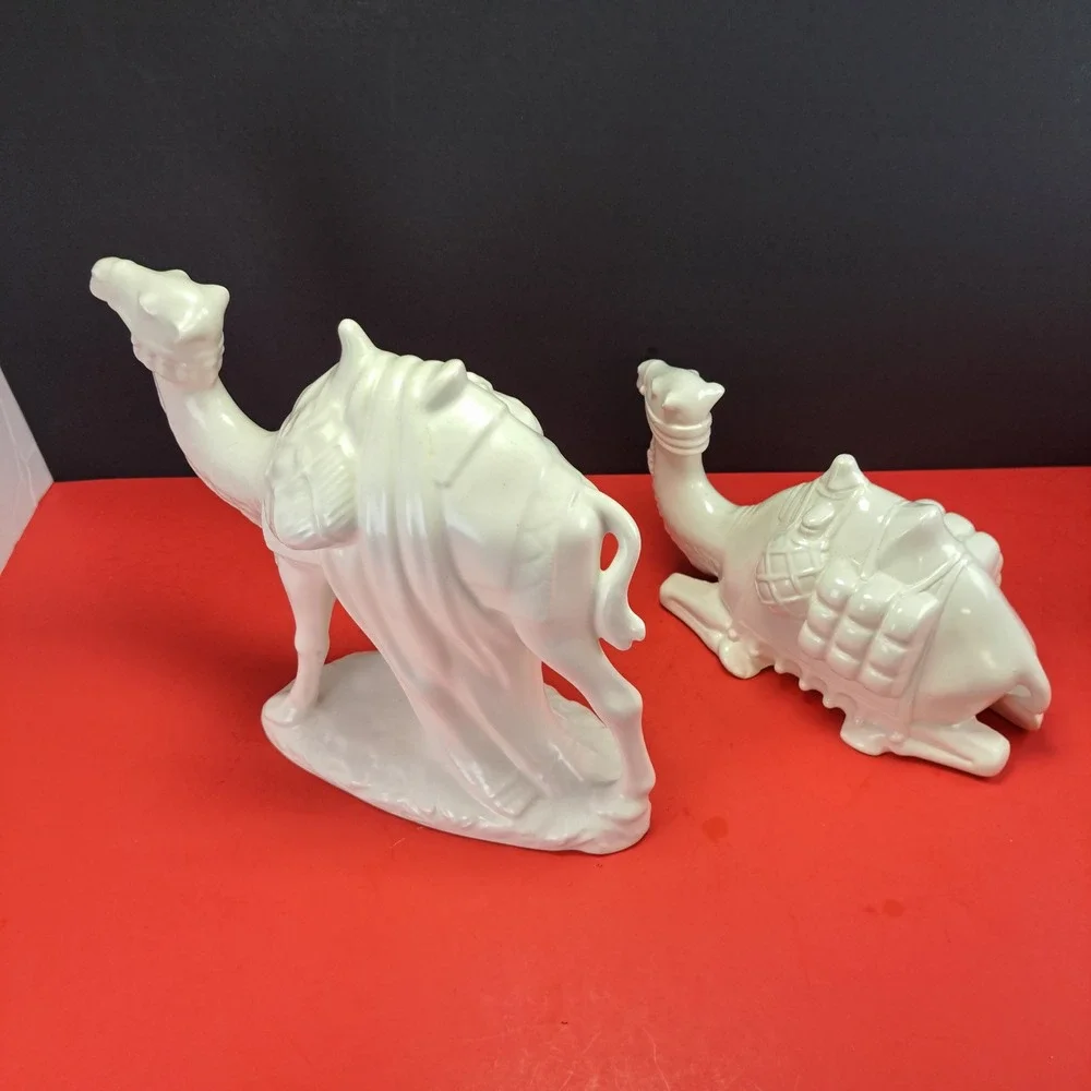 Holiday House Camel Figurine Set Unisex White Good Iridescent Ceramic Nativity
